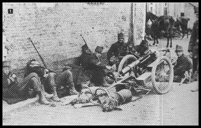 Exhausted troops during the withdrawal to Leuven